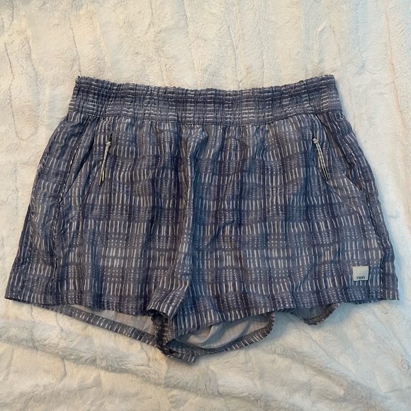 Vuori Pants - Women’s Vuori Dash shorts